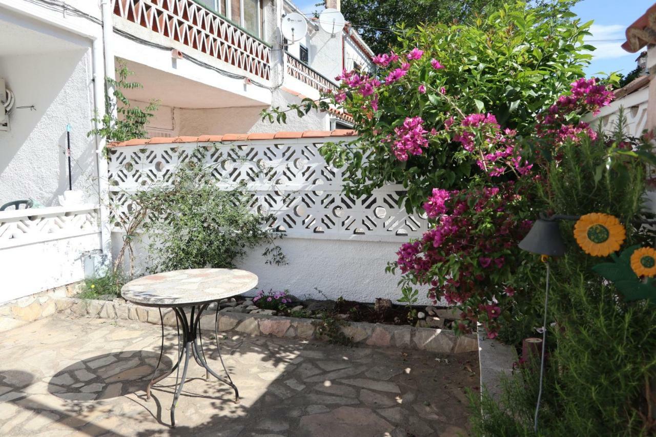 Orlina Apartment Empuriabrava Luaran gambar